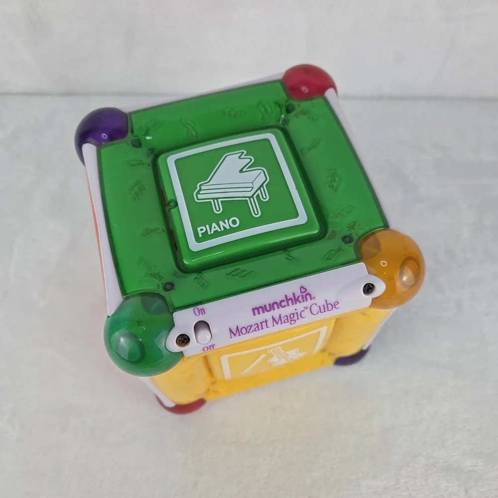 Munchkin Mozart Magic Cube Musical Toy Baby Learning Classical Music Tested READ